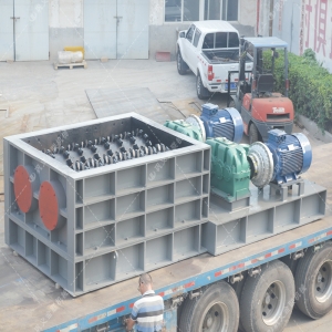 大型強力分級雙齒輥破碎機發貨圖片_發往山東_破碎煤炭