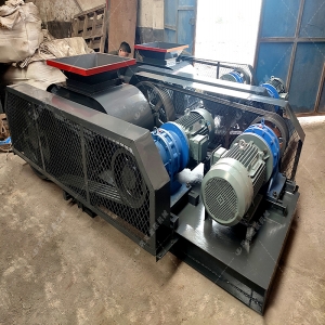 2PG610x400對輥破碎機發(fā)貨圖片_發(fā)往福建龍巖_鵝卵石制砂