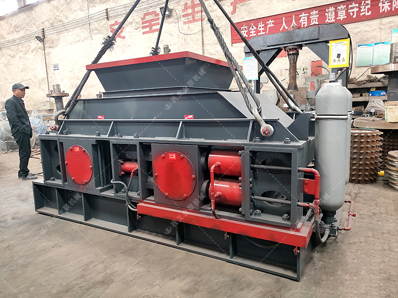 2PGY1208大型液壓對輥制砂機發貨 發往吉林