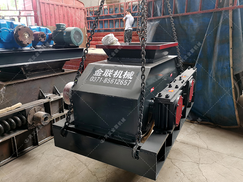 600x750中型破碎設(shè)備雙齒輥破碎機(jī)發(fā)往廣東