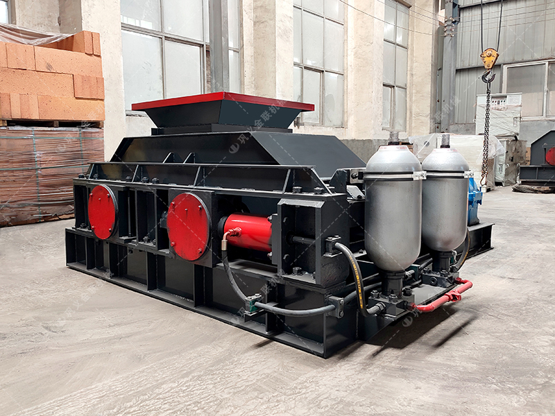 中型制砂機(jī)-液壓對(duì)輥制砂機(jī)設(shè)備發(fā)貨圖片