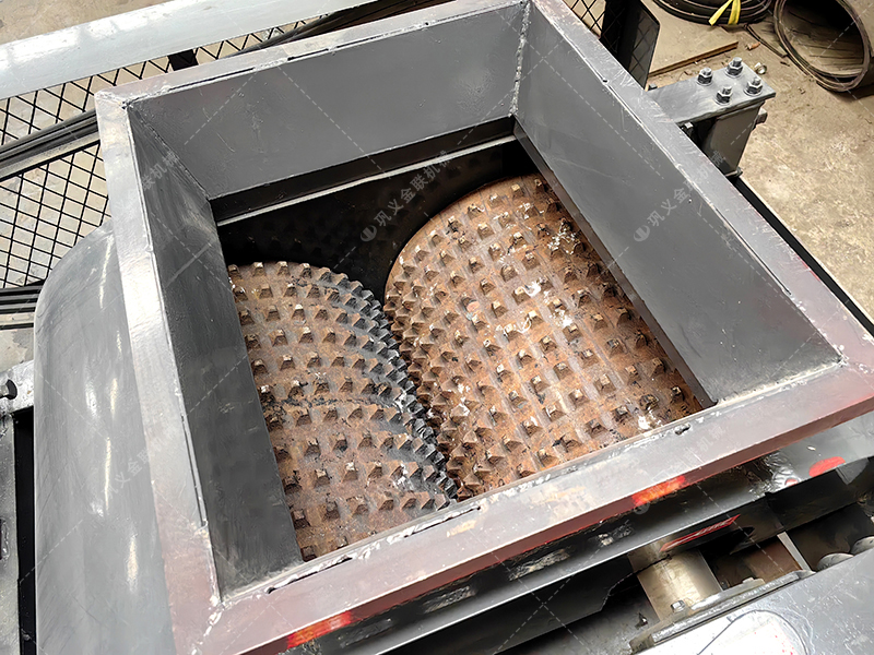 2PGC0404小型雙齒輥破碎機(jī)發(fā)貨圖片_發(fā)往山西陽(yáng)泉_破碎煤炭