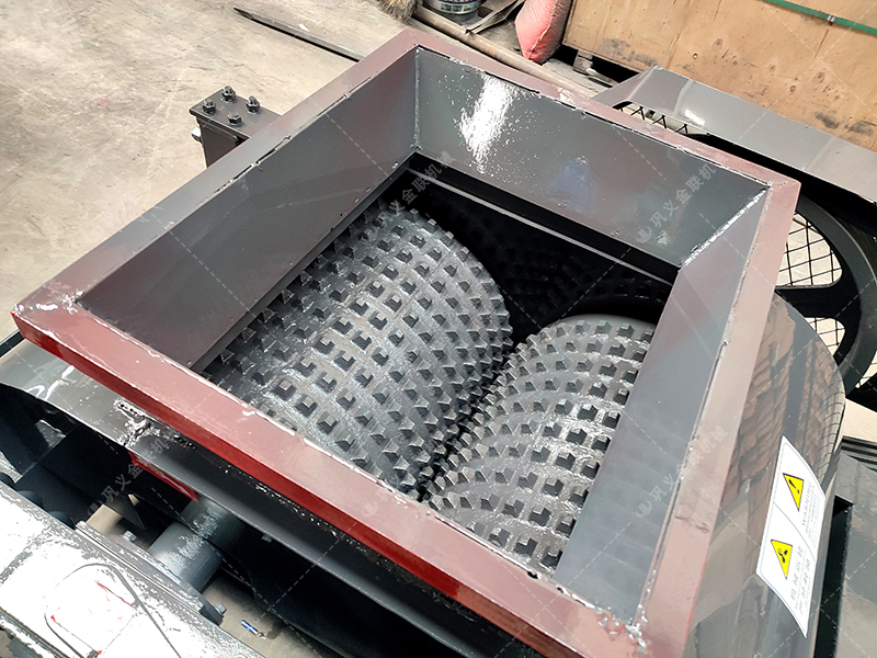 大產(chǎn)量需求下,雙齒輥破碎機憑什么保證出料均勻度? 大產(chǎn)量需求下,雙齒輥破碎機憑什么保證出料均勻度?