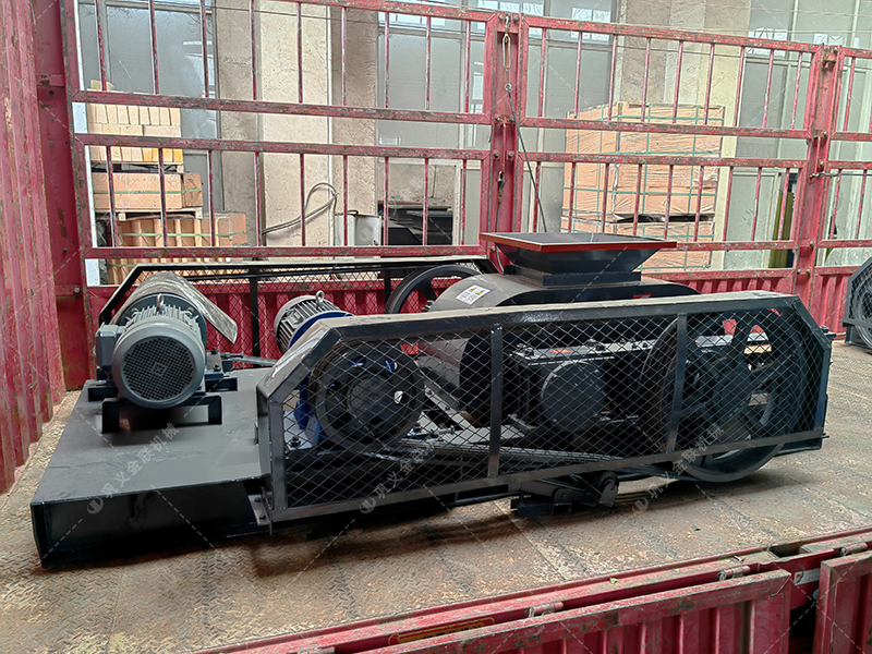 大產(chǎn)量需求下,雙齒輥破碎機憑什么保證出料均勻度? 大產(chǎn)量需求下,雙齒輥破碎機憑什么保證出料均勻度?