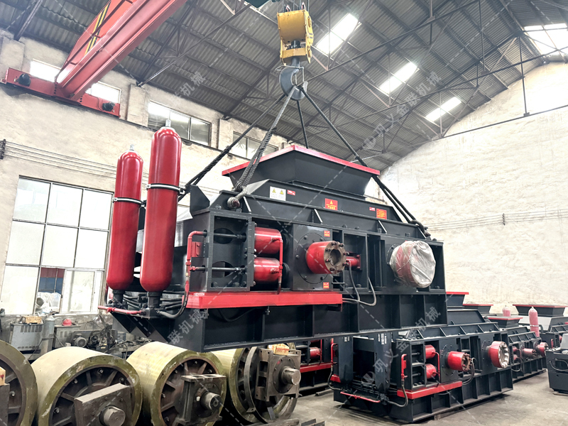 對輥制砂機在河卵石生產線中,如何與給料機、顎破協(xié)同? 對輥制砂機在河卵石生產線中,如何與給料機、顎破協(xié)同?